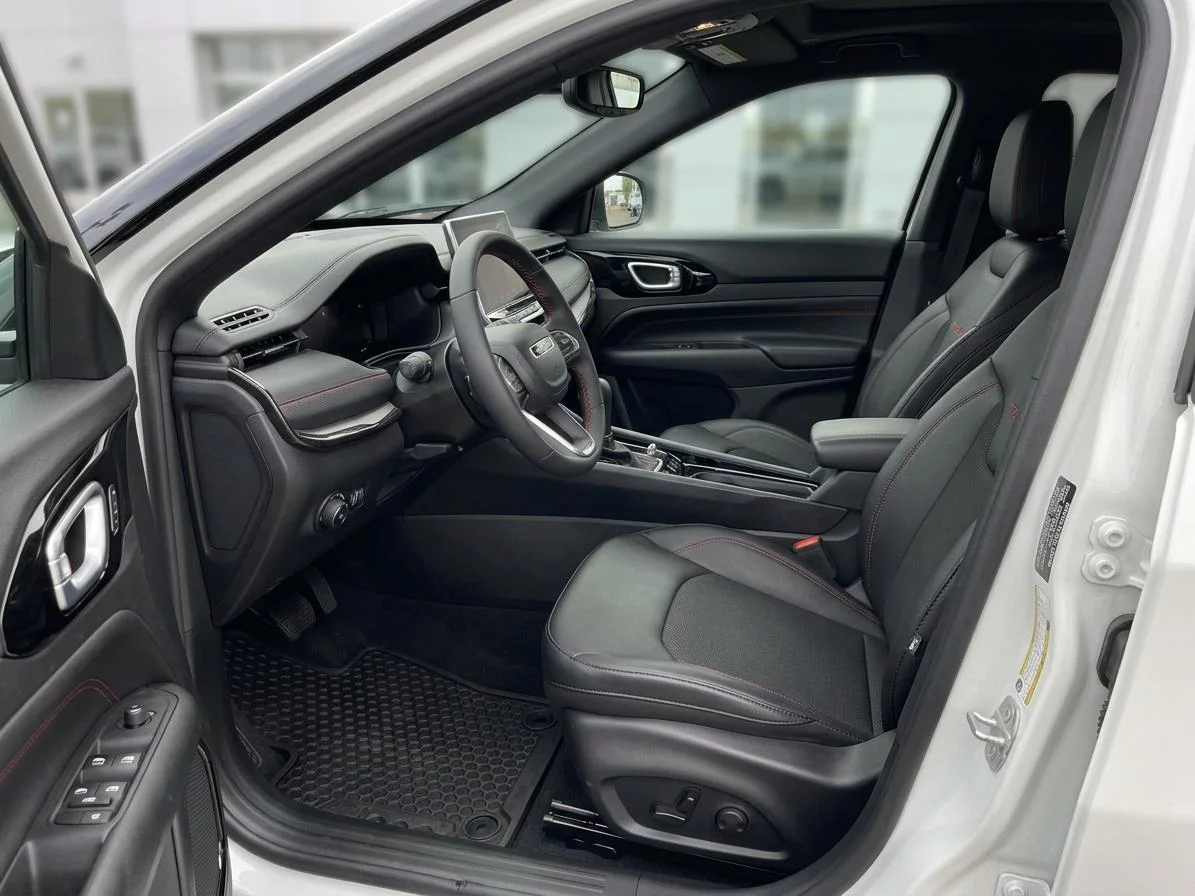 Used 2024 Bright White Clearcoat Jeep Trailhawk image 13