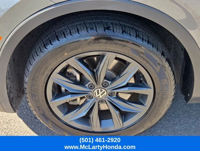 Used 2024 Gray Volkswagen 2.0T SE image 21
