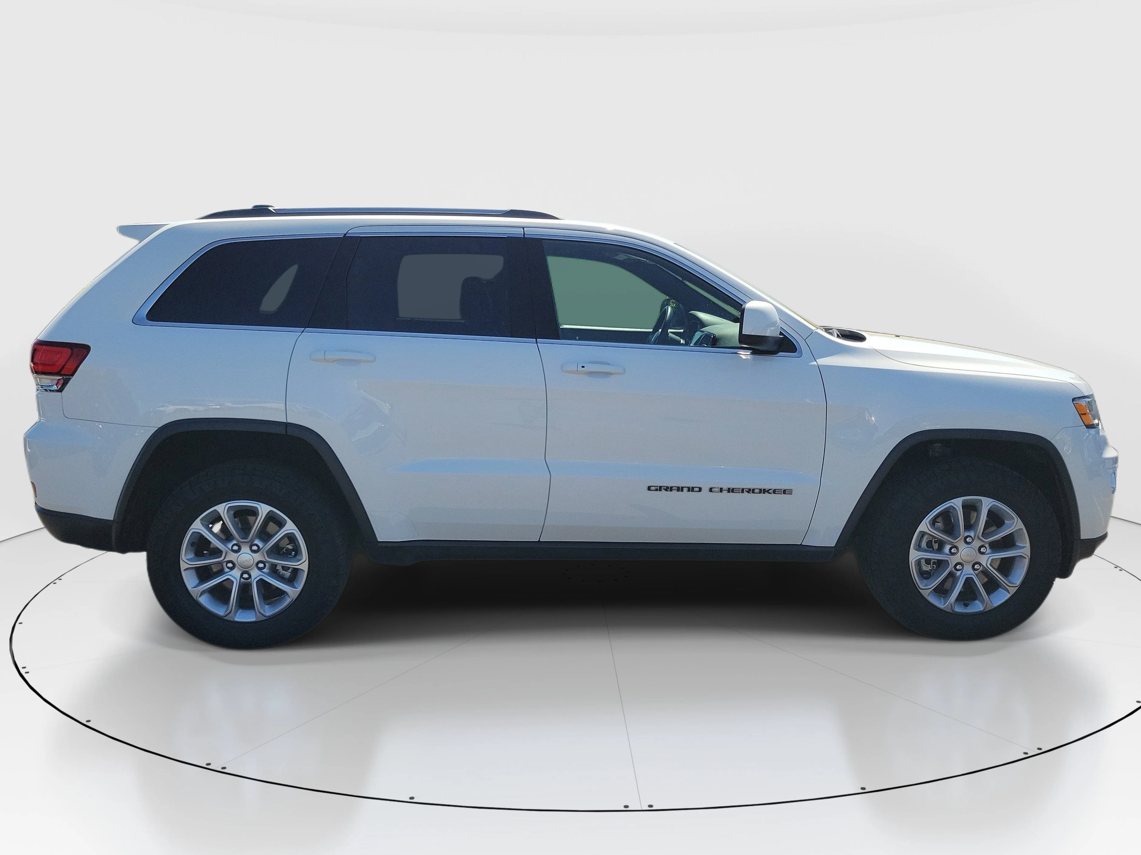 Certified Used 2021 White Jeep Laredo X image 7