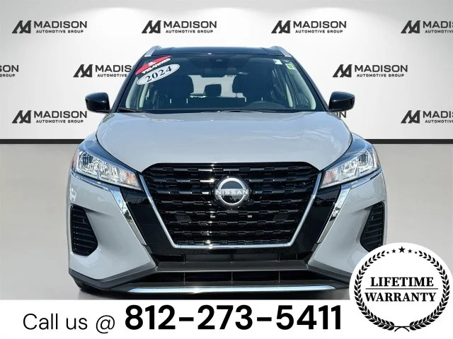 Used 2024 Gray Nissan SV image 2