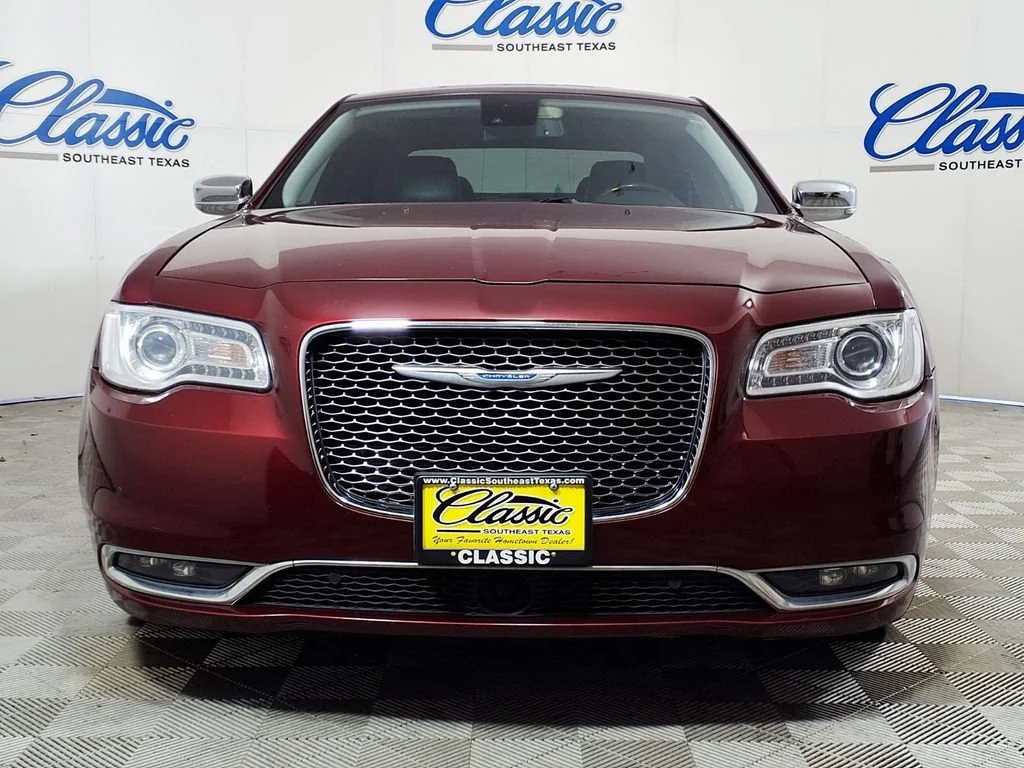 Used 2018 Velvet Red Pear Chrysler Limited image 3
