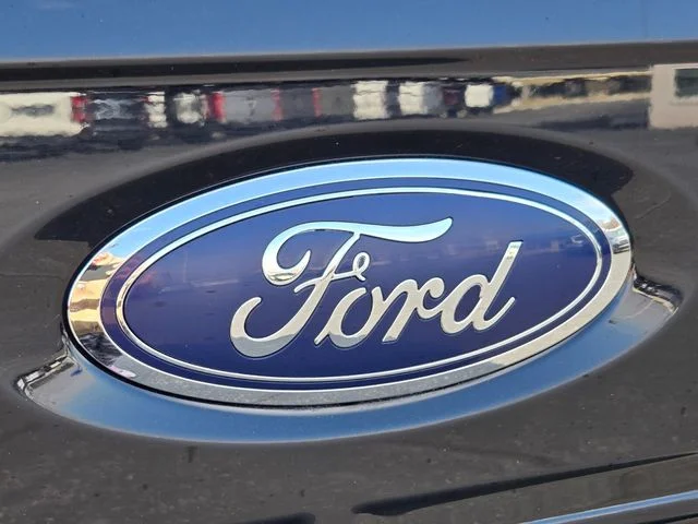 Used 2023 Black Ford XLT image 18