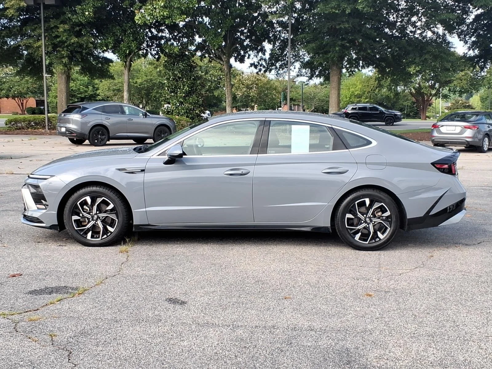 Used 2024 Transmission Blue Hyundai SEL image 3