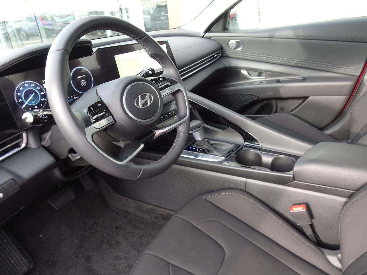 2025 Hyundai Elantra SEL - Photo 12