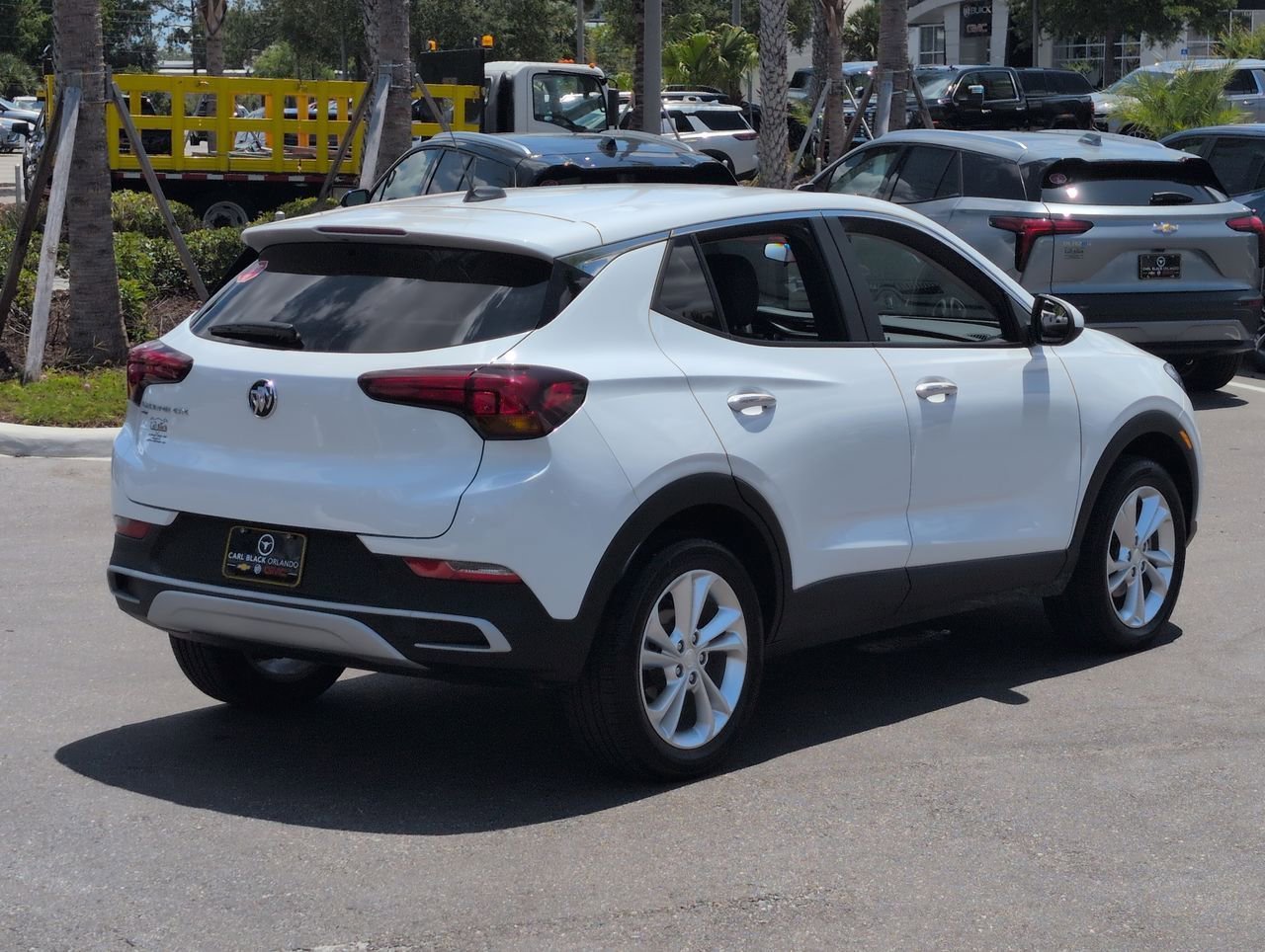 Used 2023 Summit White Buick Preferred image 8