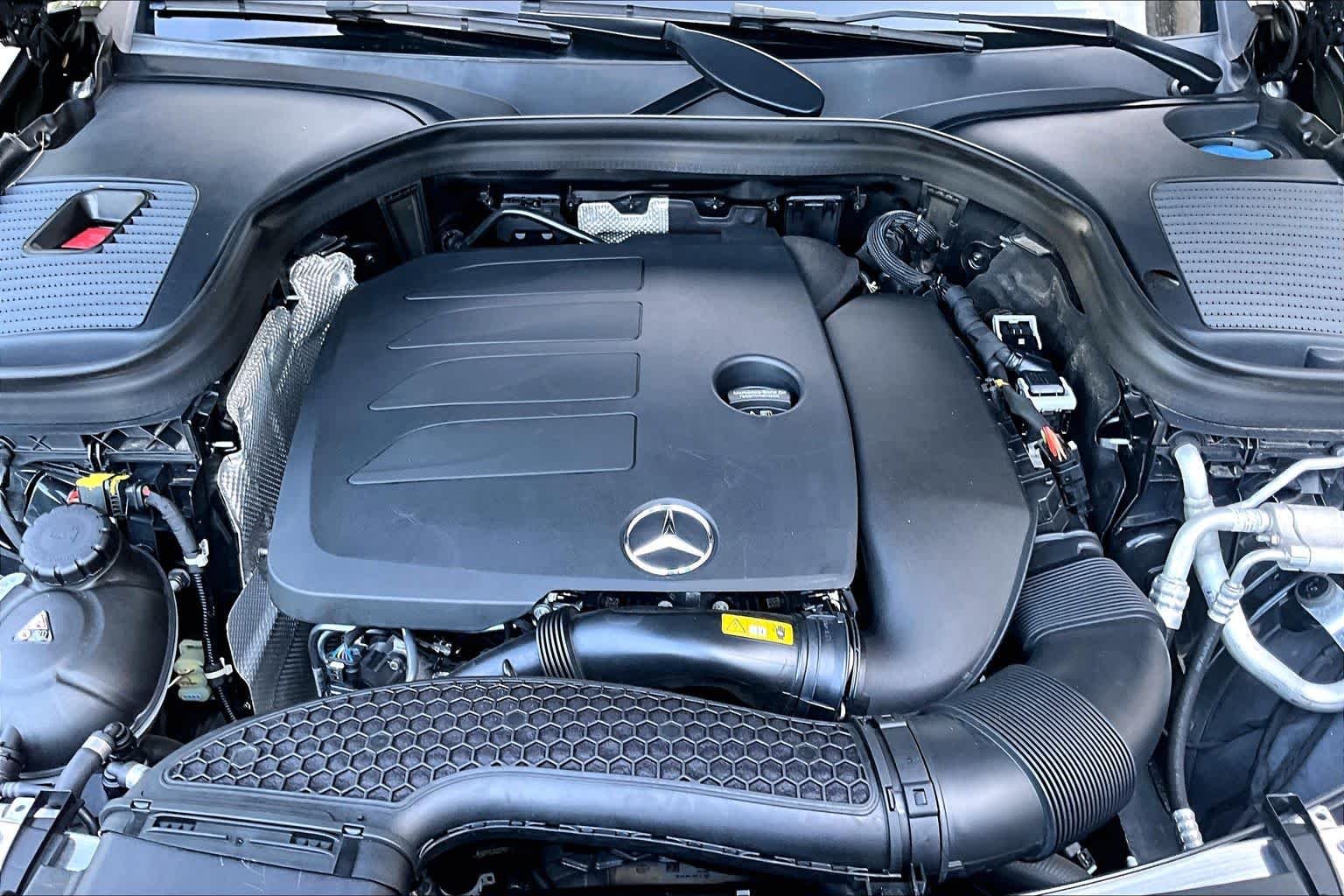 Used 2022 Graphite Grey Metallic Mercedes-Benz GLC 300 image 32