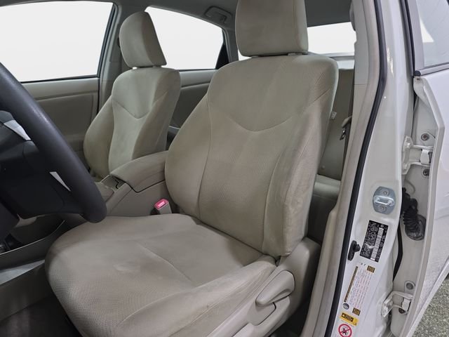 Used 2010 White Toyota II image 14