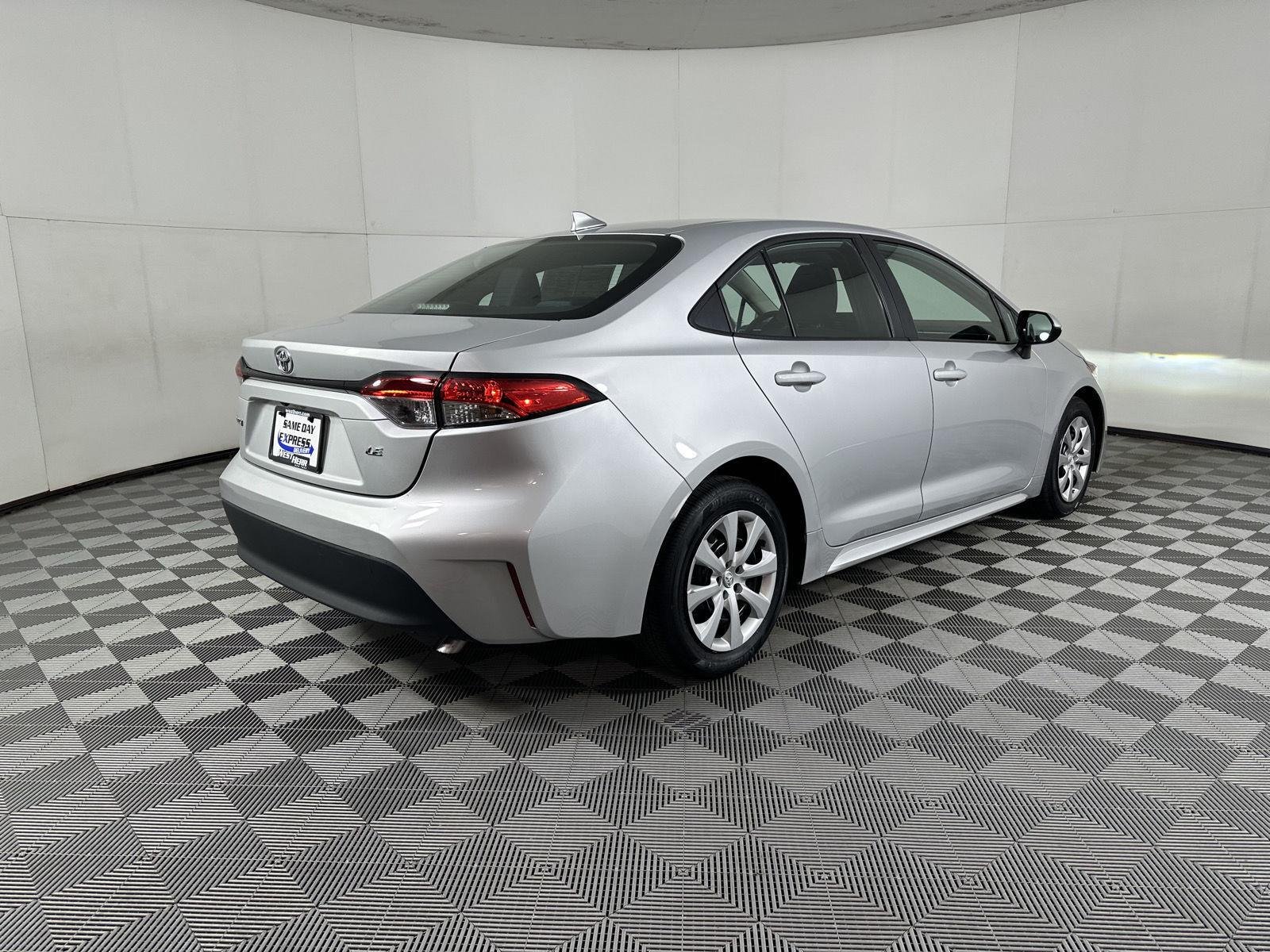 Certified Used 2024 Classic Silver Metallic Toyota  image 8
