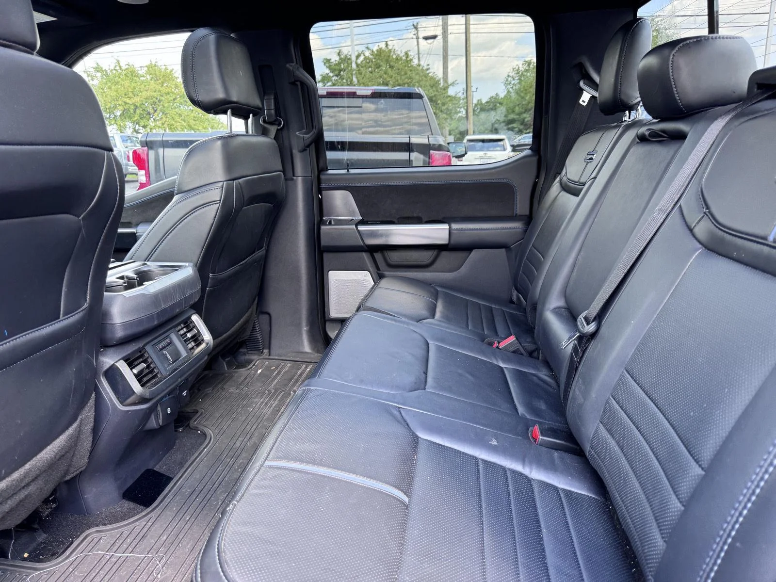 Used 2024 Agate Black Ford Platinum image 9
