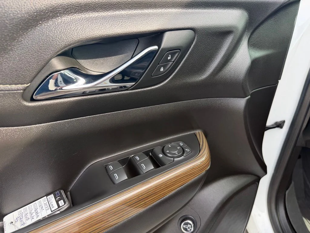 Used 2023 White GMC SLE image 10