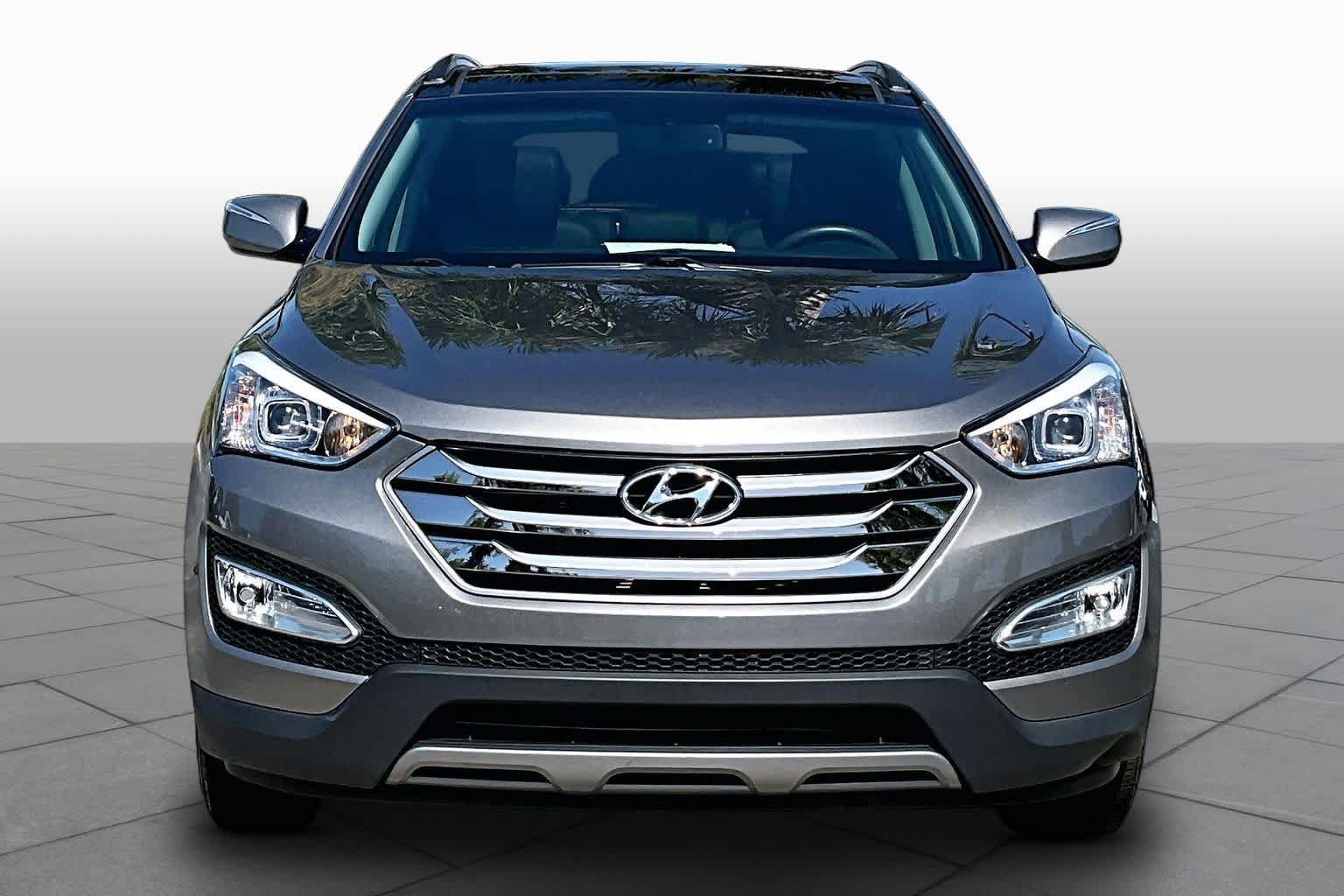 Used 2015 Mineral Gray Hyundai  image 4