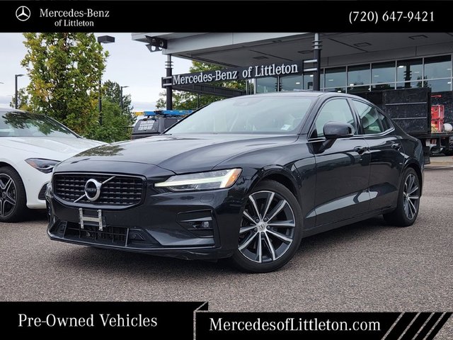 2022 Volvo S60 B5 Momentum