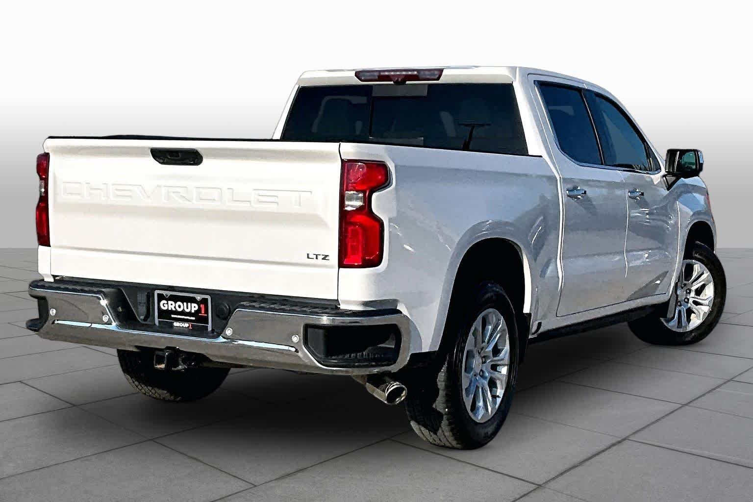 Used 2023 Iridescent Pearl Tricoat Chevrolet LTZ image 13