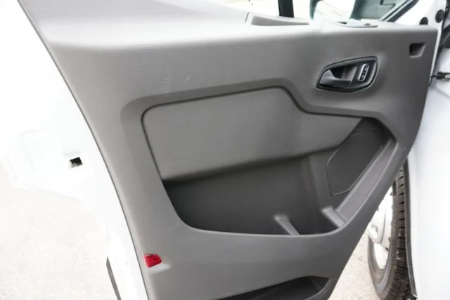 New 2024 Oxford White Ford Cutaway image 17