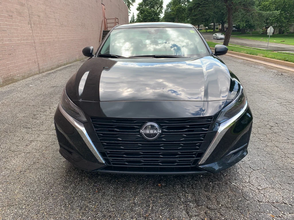 Used 2025 Super Black Nissan SV image 7