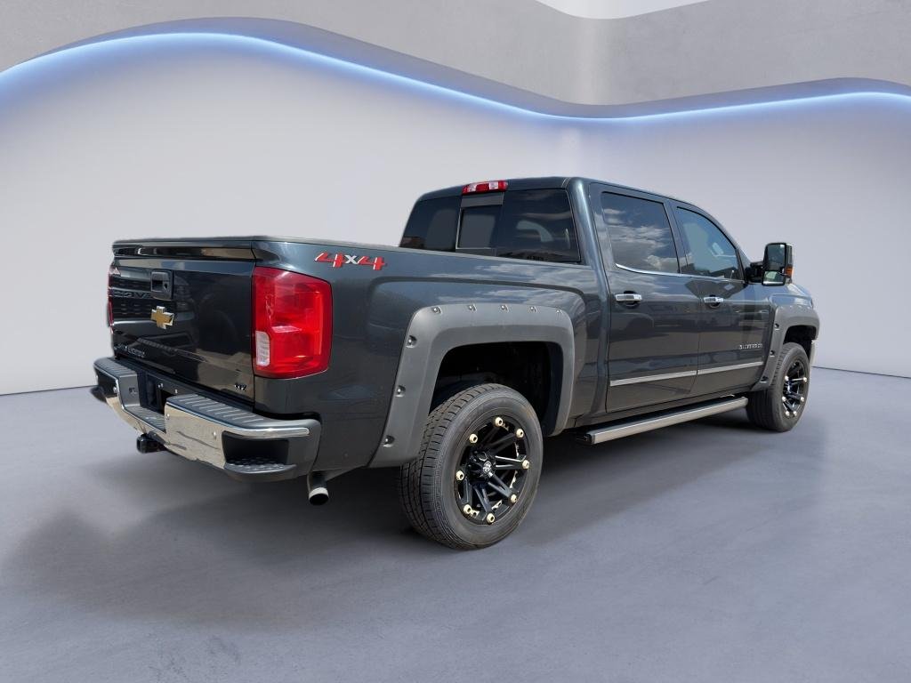 Used 2018 Graphite Metallic Chevrolet LTZ image 5
