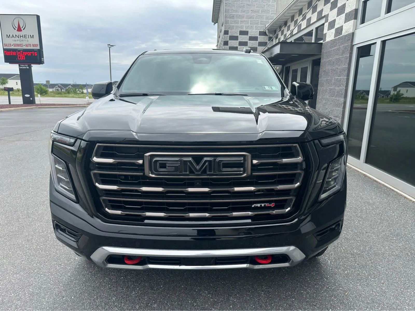 Used 2026 Onyx Black GMC AT4 Ultimate image 3