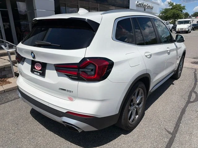 Used 2023 White BMW xDrive30i image 3