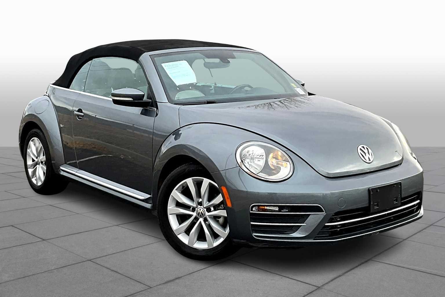 Pre-Owned 2017 Volkswagen Beetle Convertible 1.8T Classic