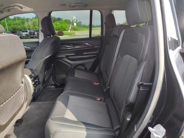 Used 2023 Black Jeep Laredo image 22