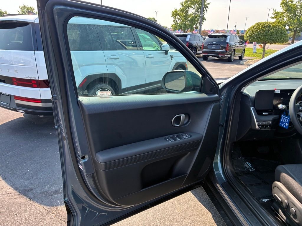 New 2026 Green Hyundai SE Standard Range image 18