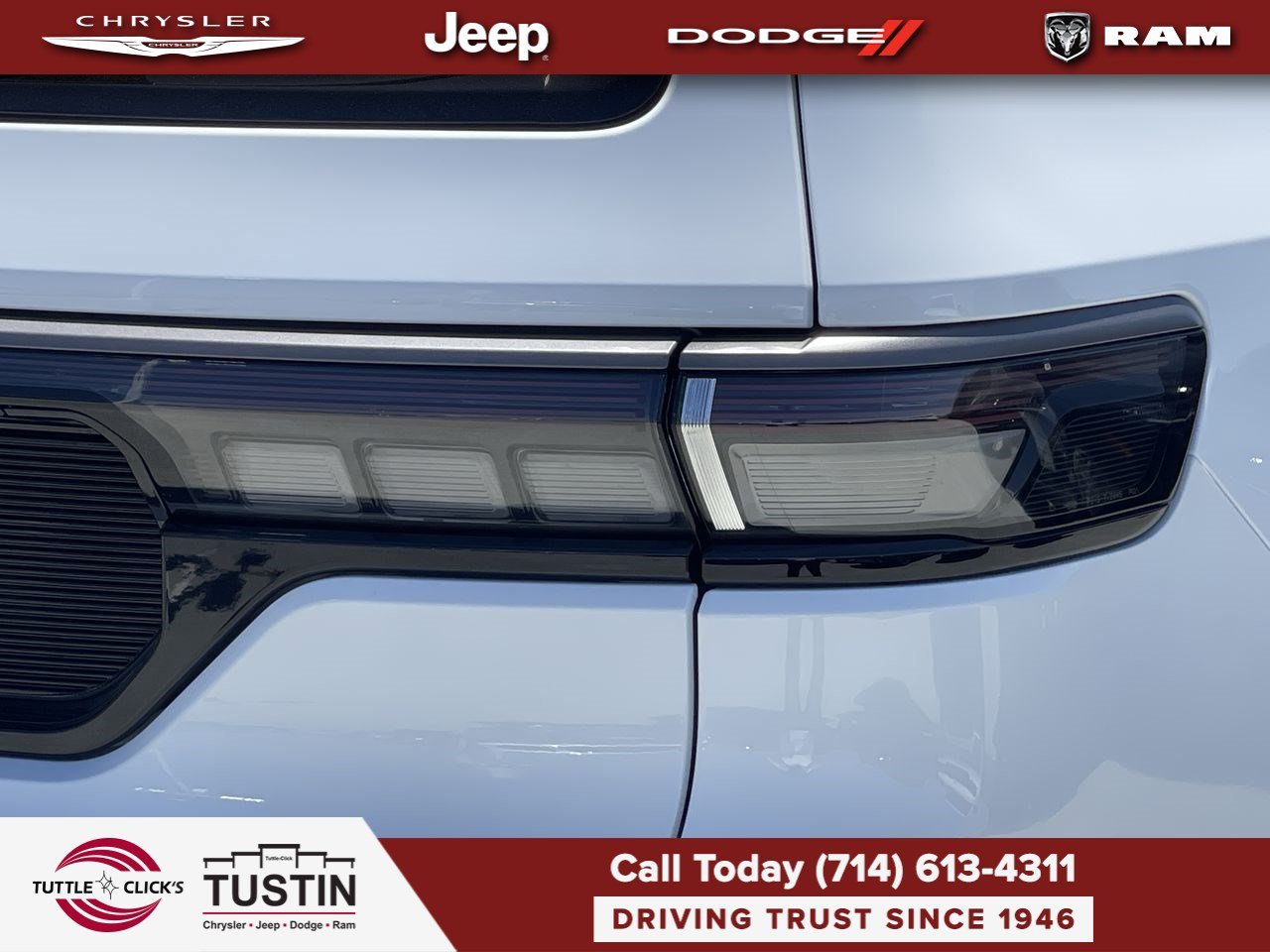 New 2026 Bright White Clear-Coat Exterior Paint Jeep Limited Altitude image 9