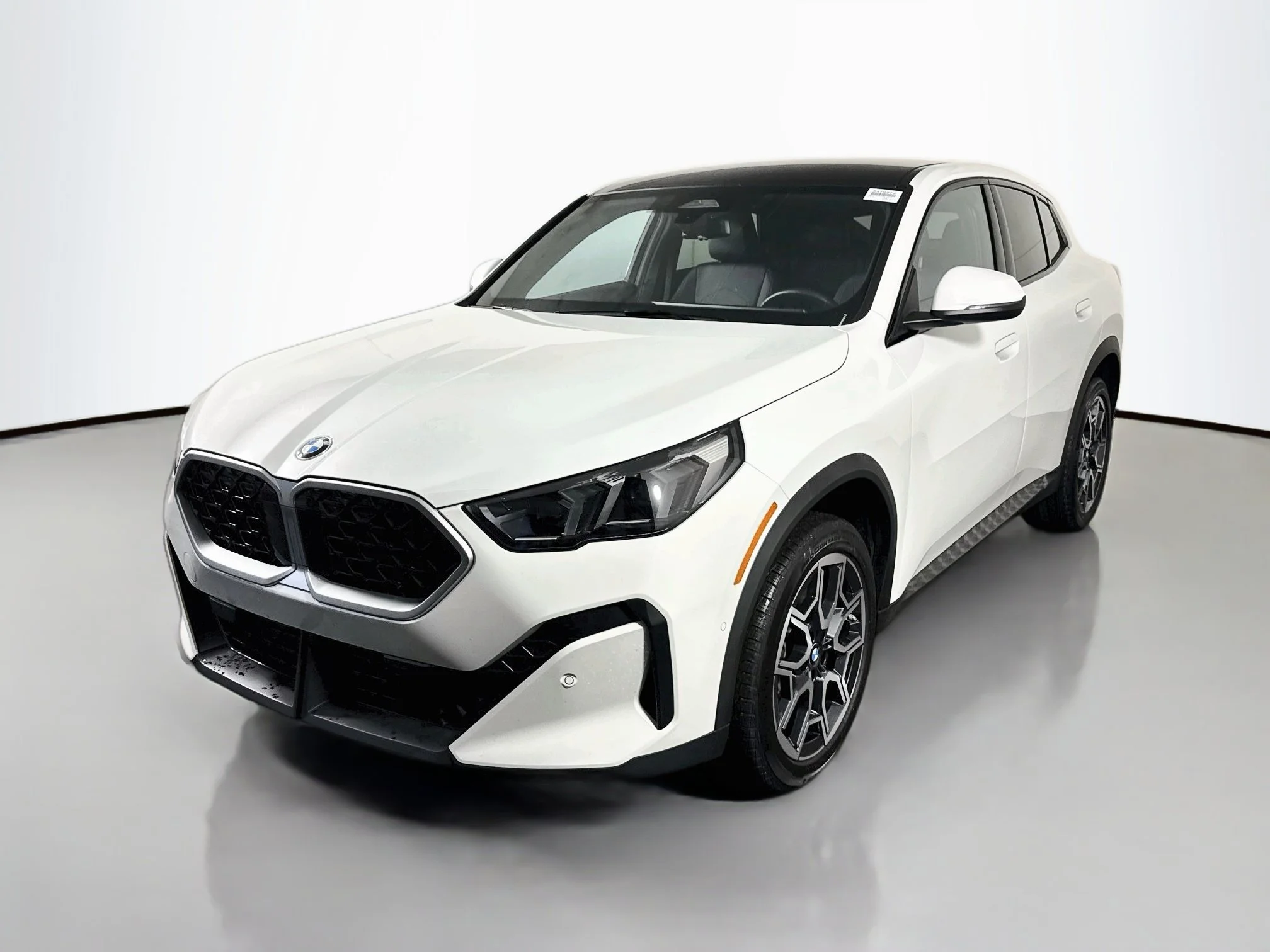 Used 2026 Alpine White BMW xDrive28i image 3