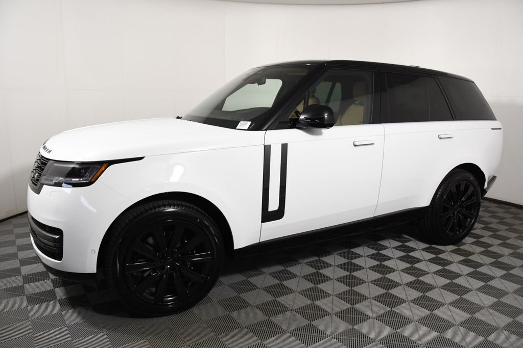 New 2026 Fuji White Land Rover SE image 2