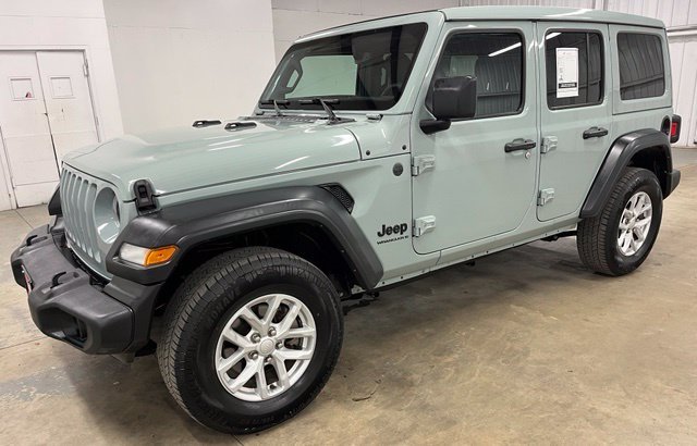 Used 2023 Silver Jeep Sport S image 3