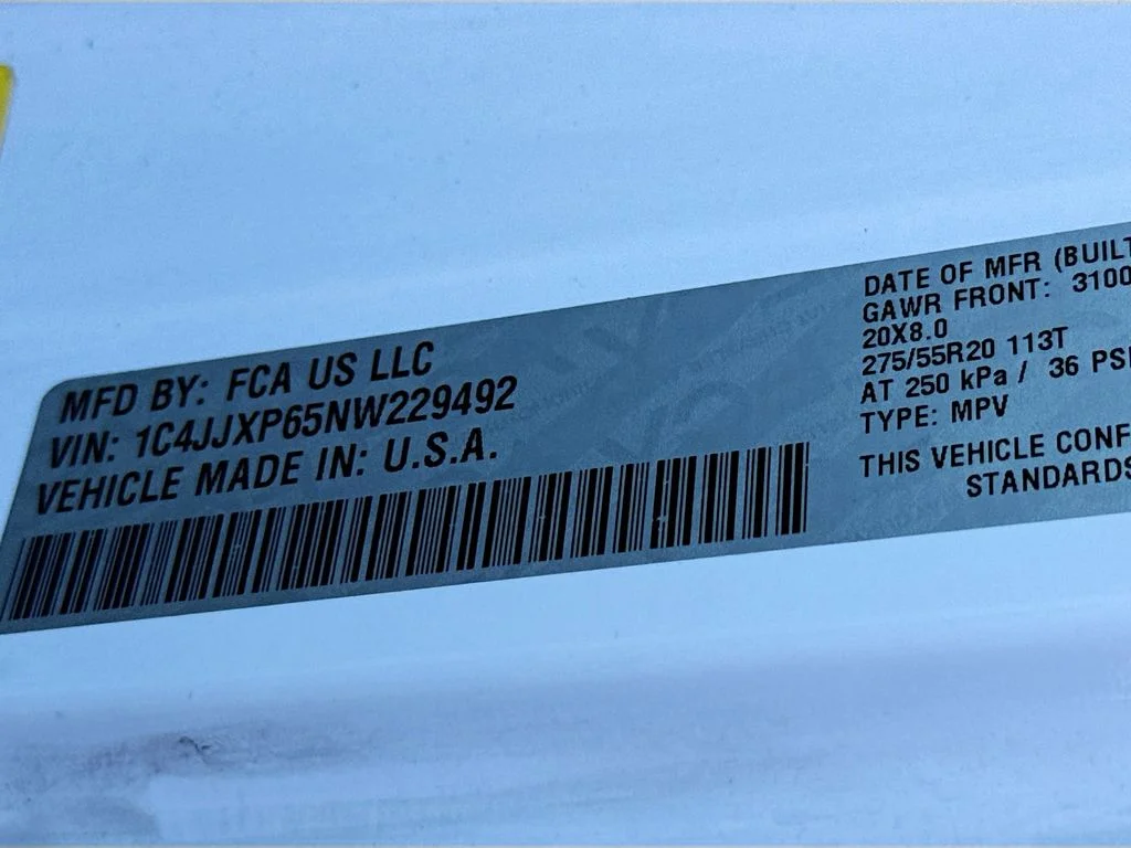 Used 2022 Bright White Clearcoat Jeep Unlimited Sahara image 32