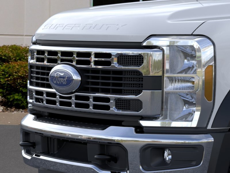 New 2026 Oxford White Ford XL image 17
