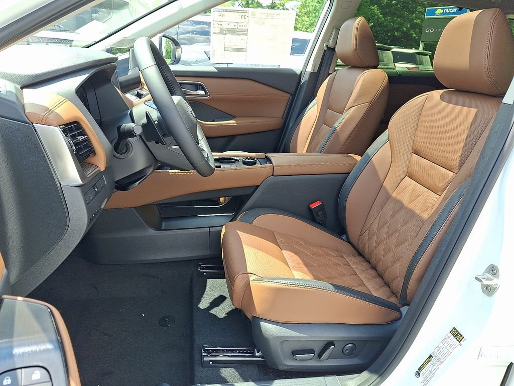 New 2026 Everest White Pearl TriCoat Nissan Platinum image 9
