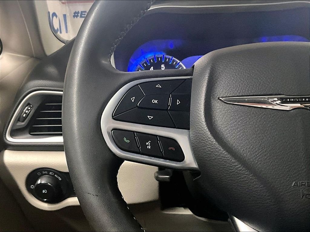 Used 2023 Silver Chrysler Touring L image 22