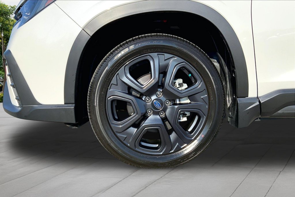 Used 2026 White Subaru Onyx Edition Touring image 33