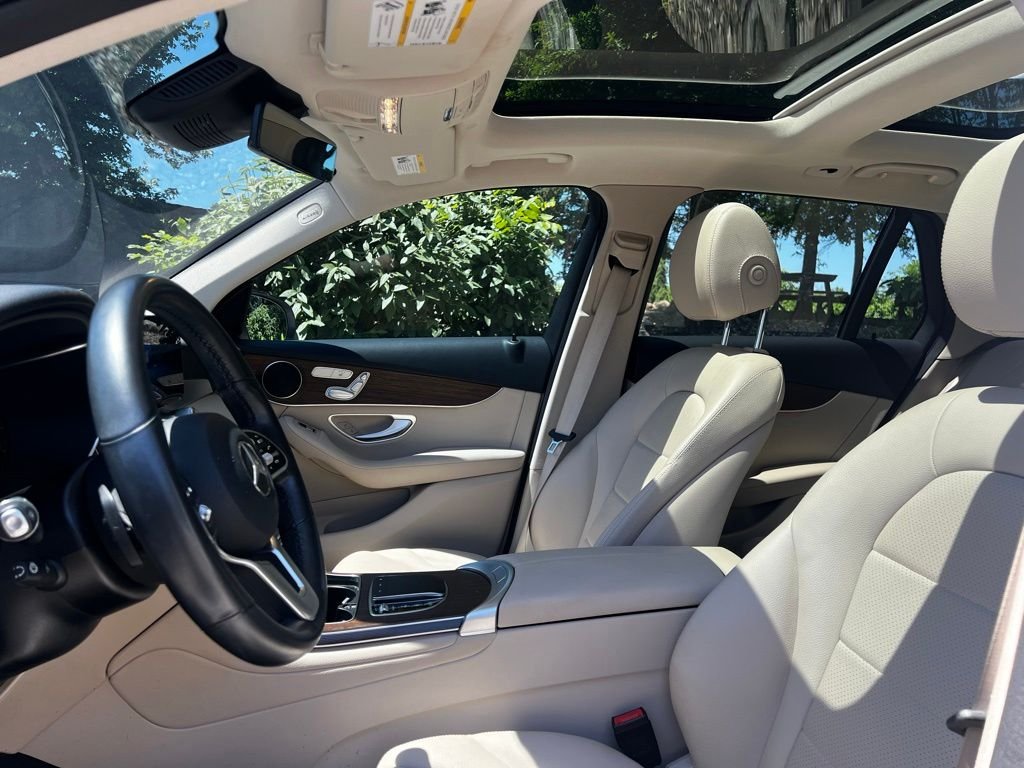 Certified Used 2022 White Mercedes-Benz GLC 300 image 11