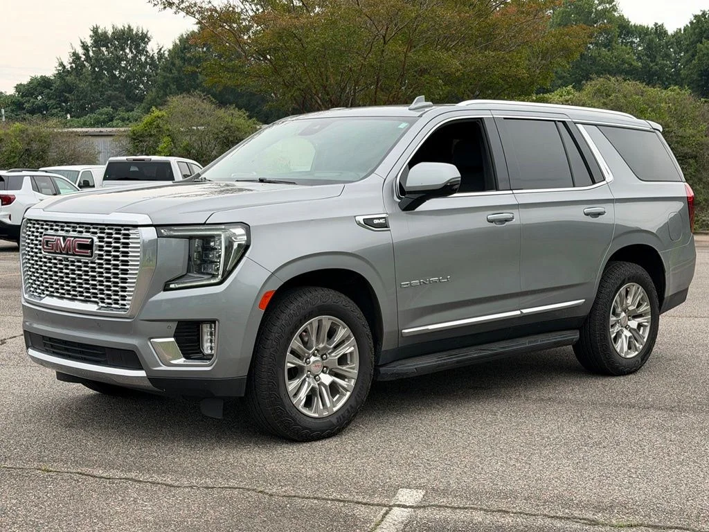 Used 2023 Silver GMC Denali image 8
