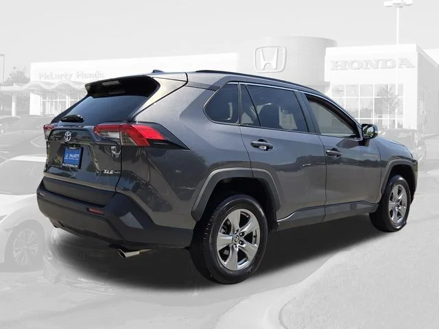 Used 2025 Magnetic Gray Metallic Toyota XLE image 5