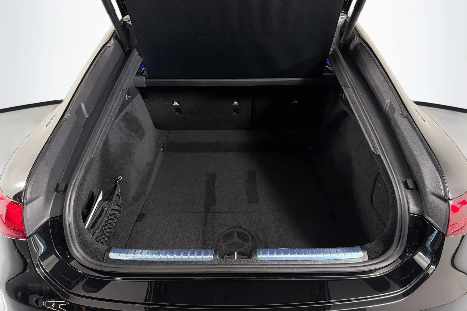 Certified Used 2023 Obsidian Black Metallic Mercedes-Benz 580 image 22