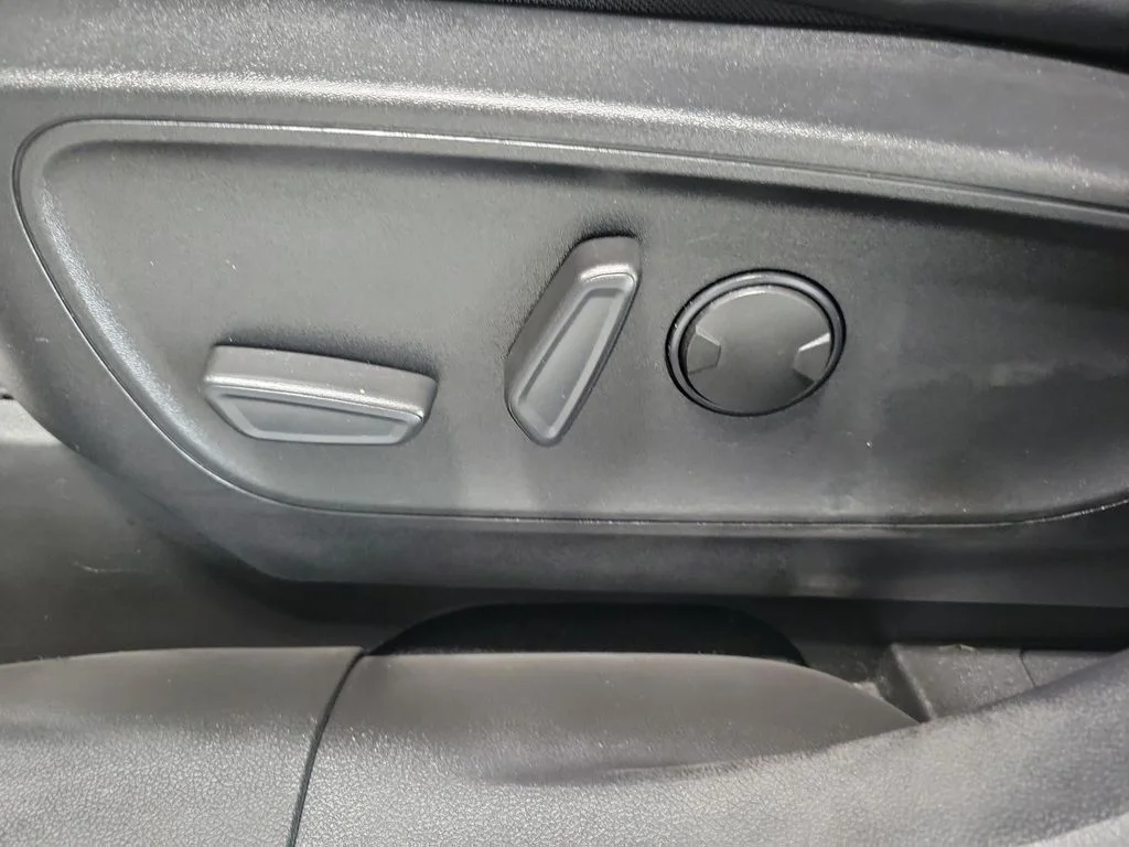 Used 2023 Gray Ford ST-Line Elite image 30