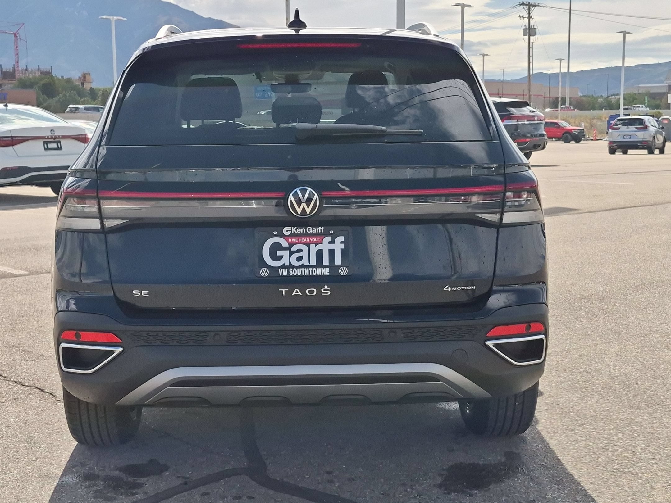 New 2026 Deep Black Pearl Volkswagen SE image 4