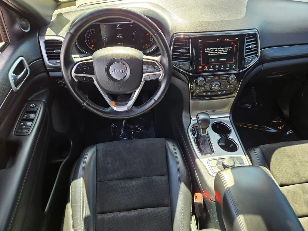 Used 2022 Velvet Red Pearlc Jeep Laredo X image 12