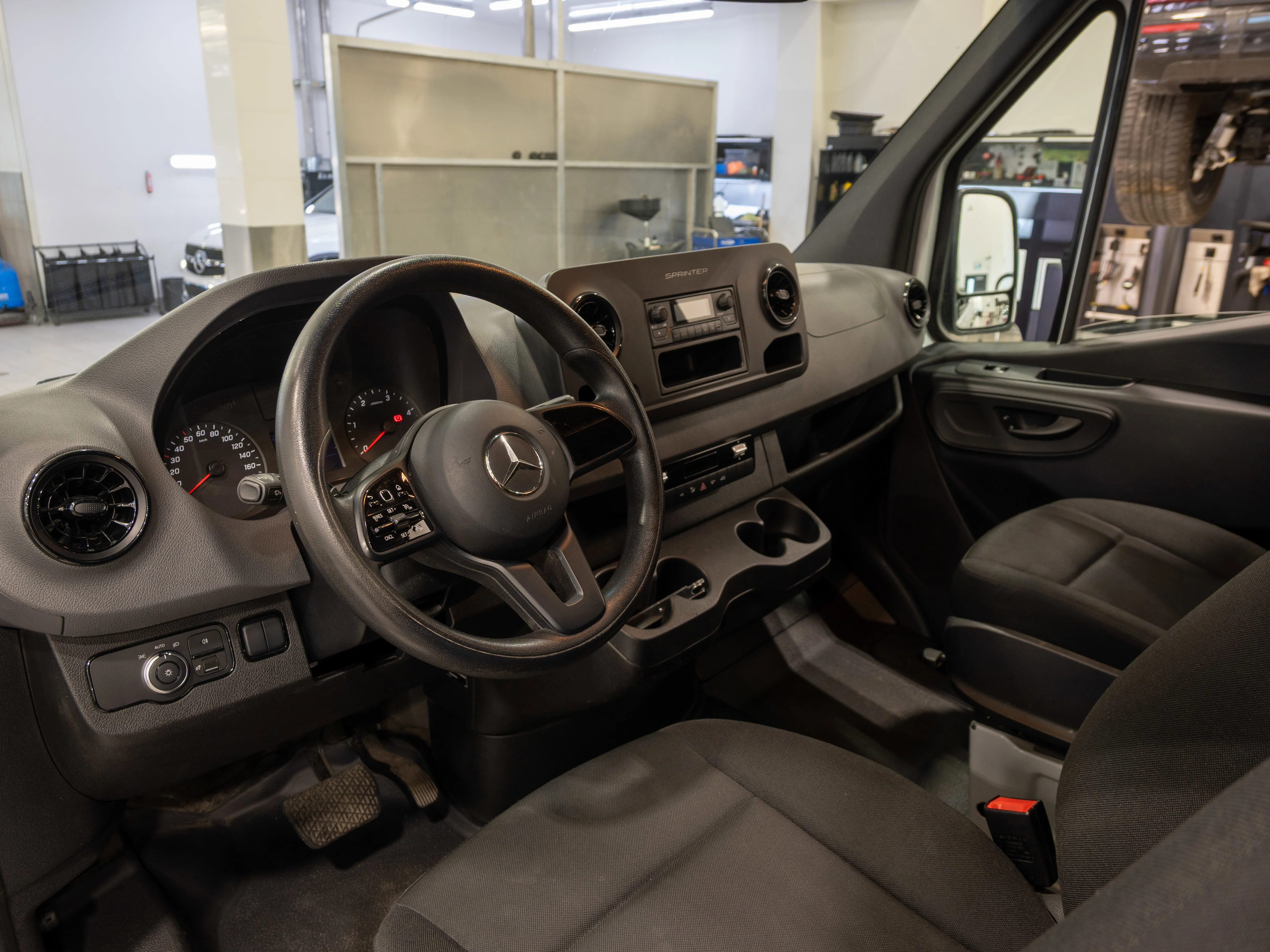 Used 2020 Arctic White Mercedes-Benz V6 2500 High Roof 144 RWD image 8