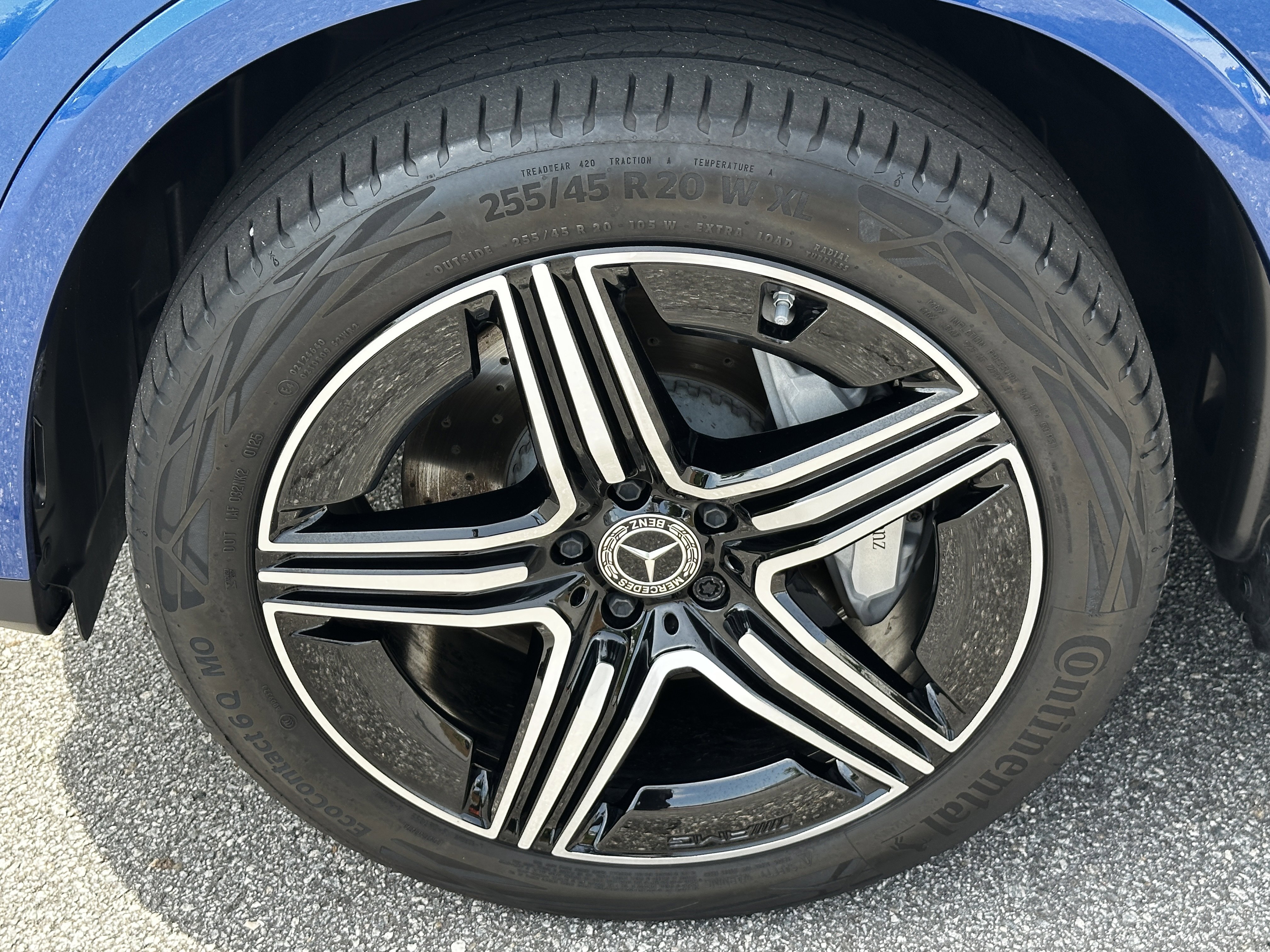 Certified Used 2025 Blue Mercedes-Benz GLC 300 image 13