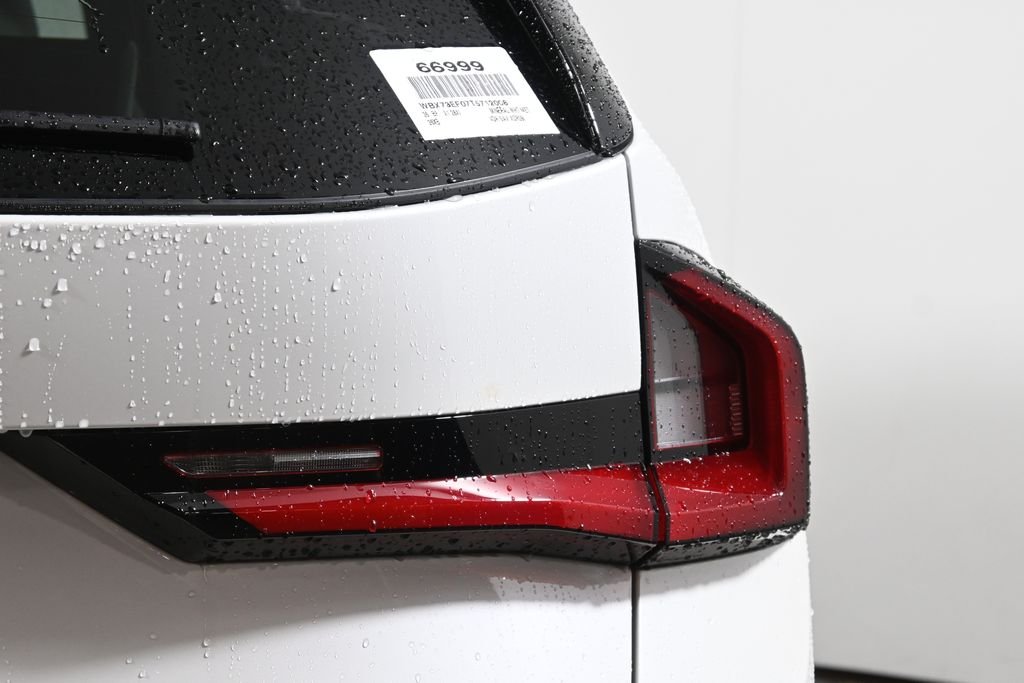 New 2026 White Metallic BMW xDrive28i image 13