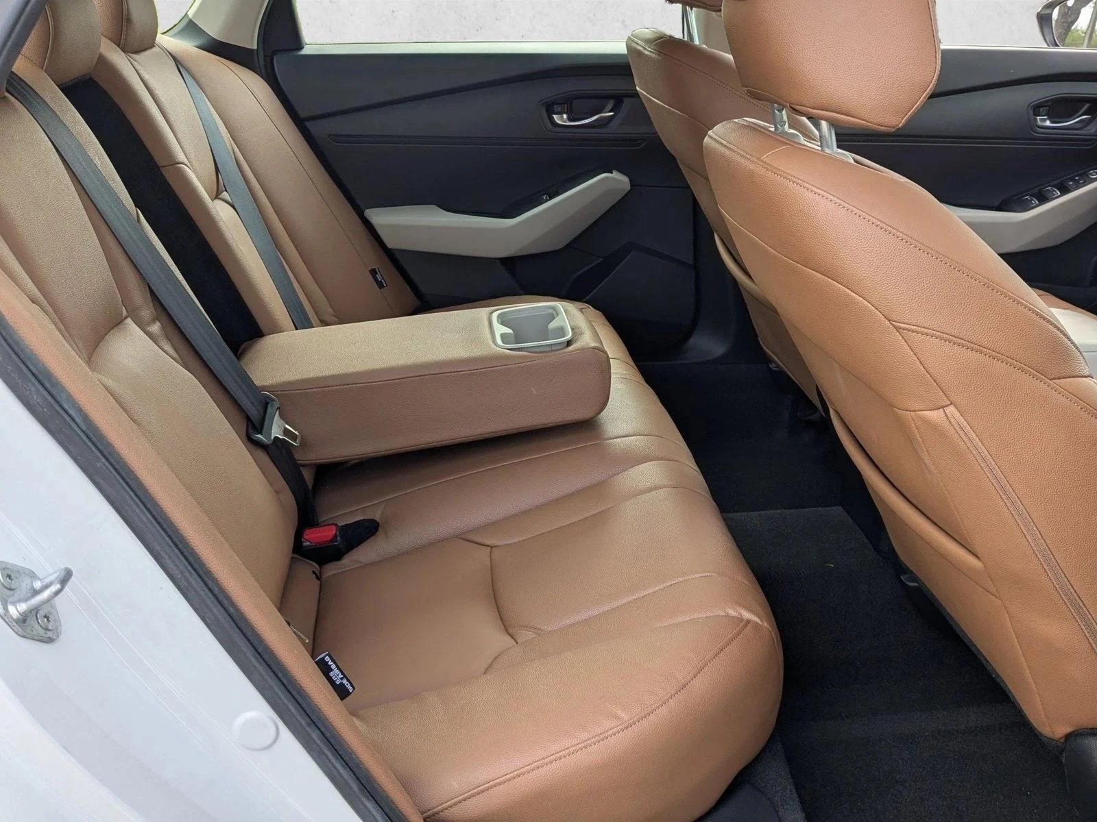 Used 2023 Platinum White Pearl Honda LX image 18