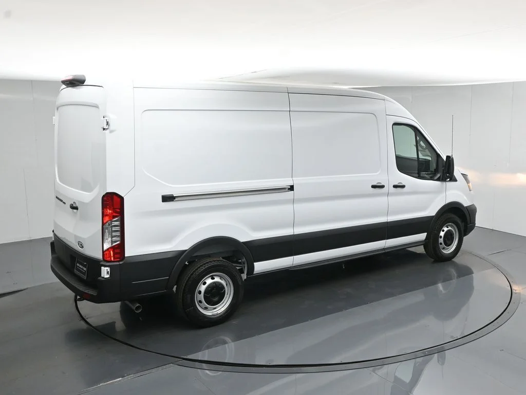 New 2026 Oxford White Ford Base image 39