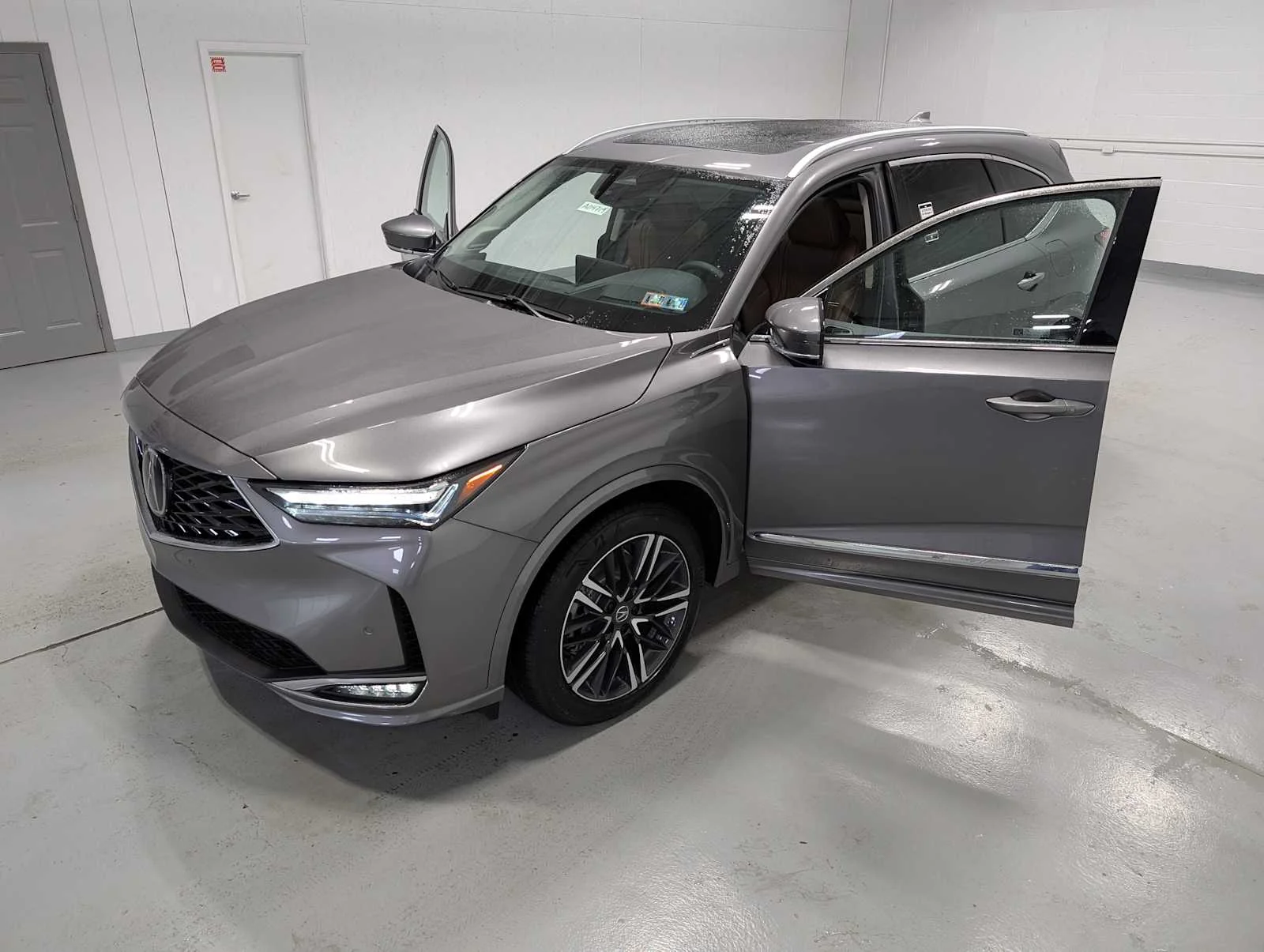 New 2026 Liquid Carbon Metallic Acura w/Advance Package image 14