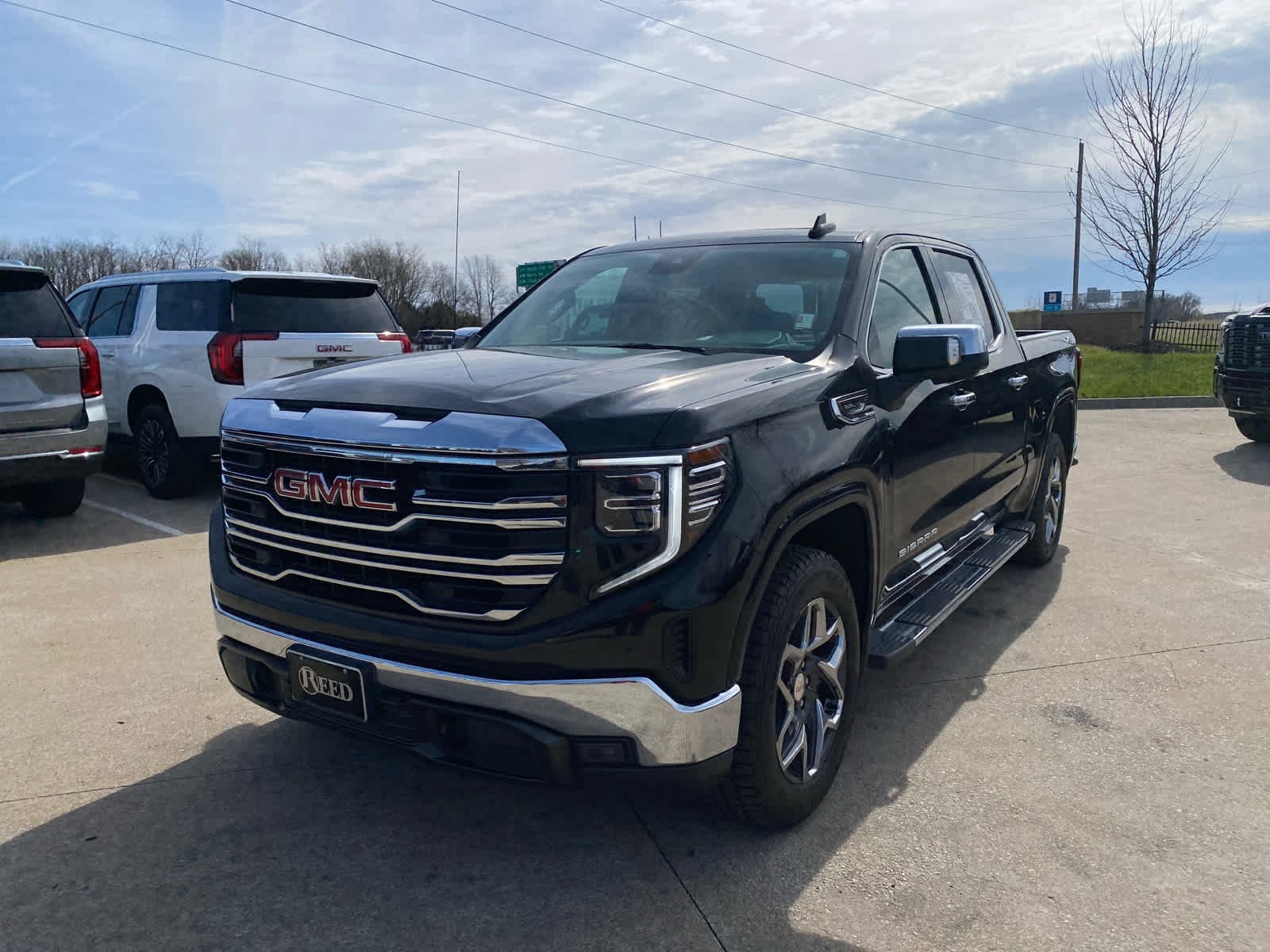 Used 2023 GMC Sierra 1500 SLT with VIN 3GTUUDED3PG270841 for sale in Kansas City