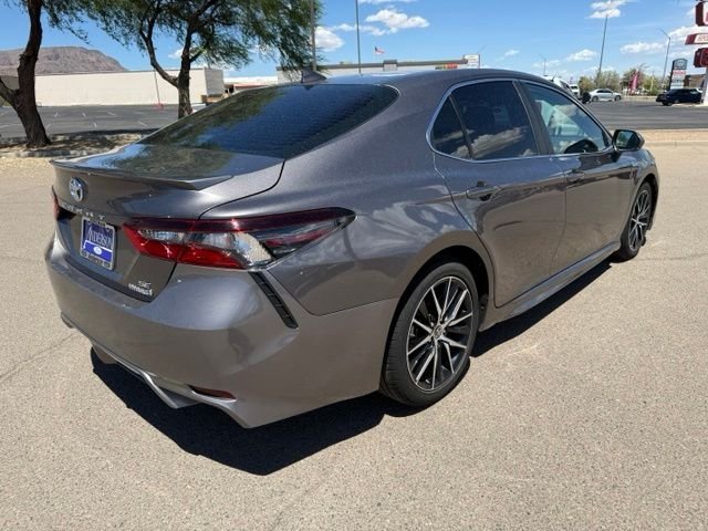 2021 Toyota Camry SE - Photo 5
