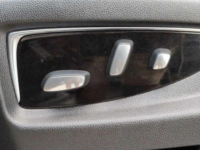 Used 2019 Black Raven Cadillac Luxury image 22